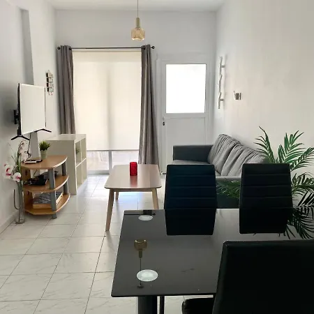 Kontheo Elli Ground Apt 2 Near The Beach